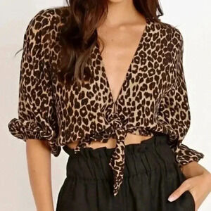 515 NWT Faithful the Brand Leopard Print Wrap Blouse Size 4